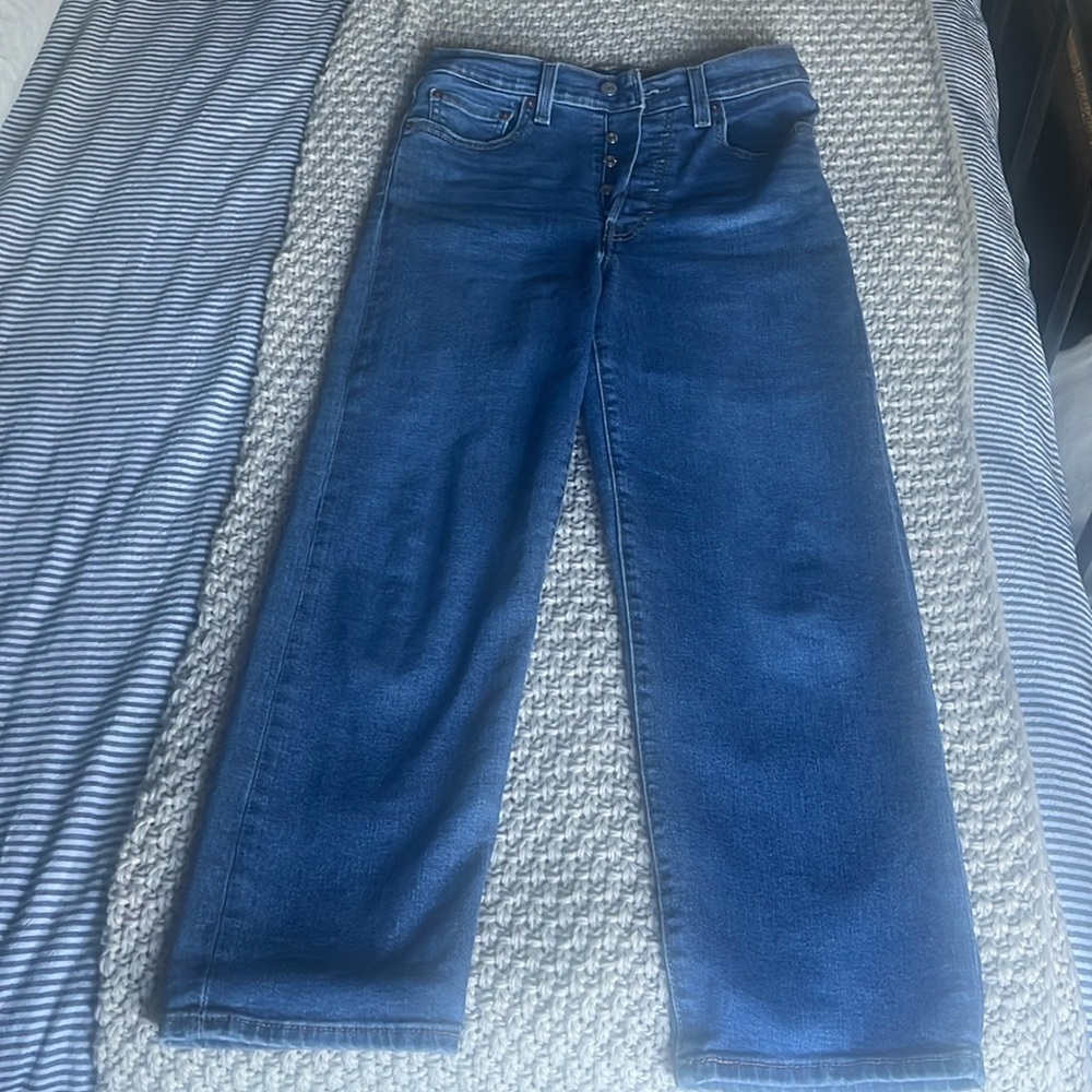 Levi’s Straight Ankle - Size 27